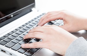 服飾雑貨、展示会等のマネキンや什器のデザイン職 時短あり/経験者/銀座一丁目駅/契約社員/S_300523