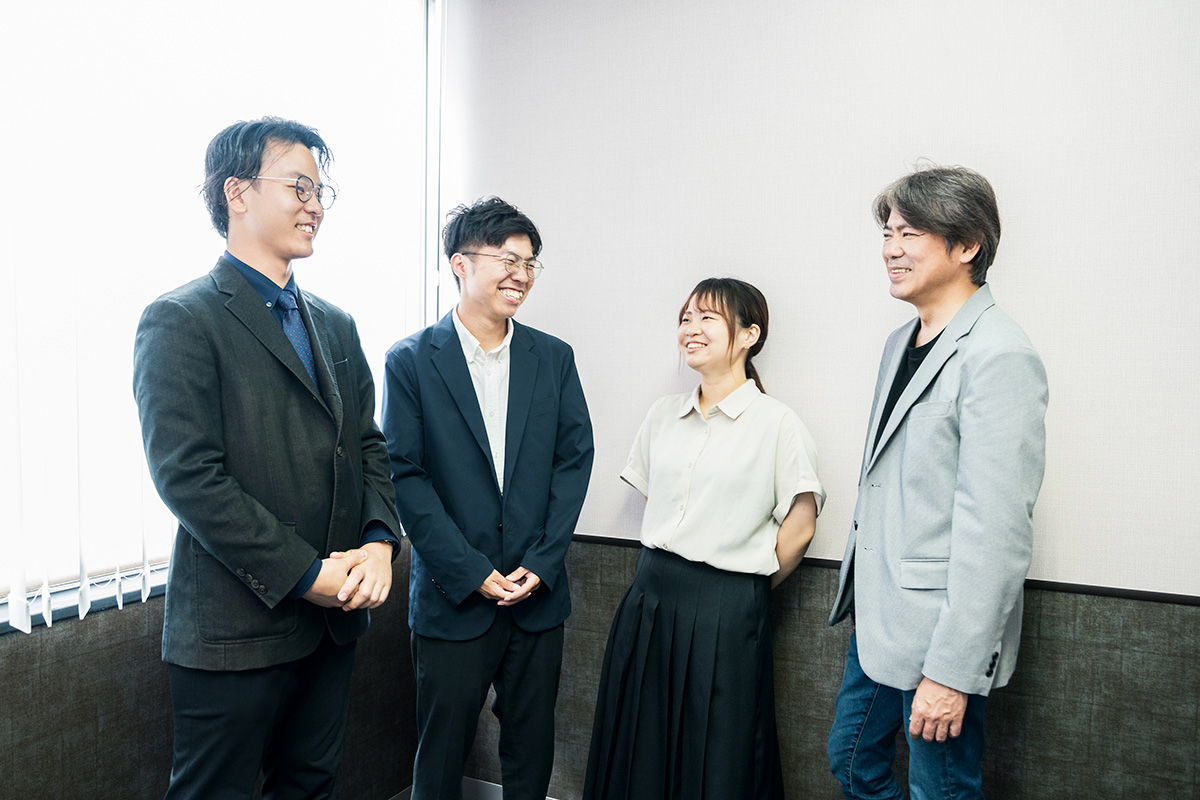 左から　天野、青木、岡本、児玉