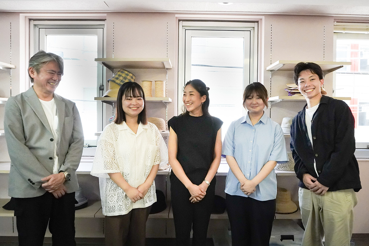 左から　児玉、岡本、佐藤社長、佐々木、小野寺